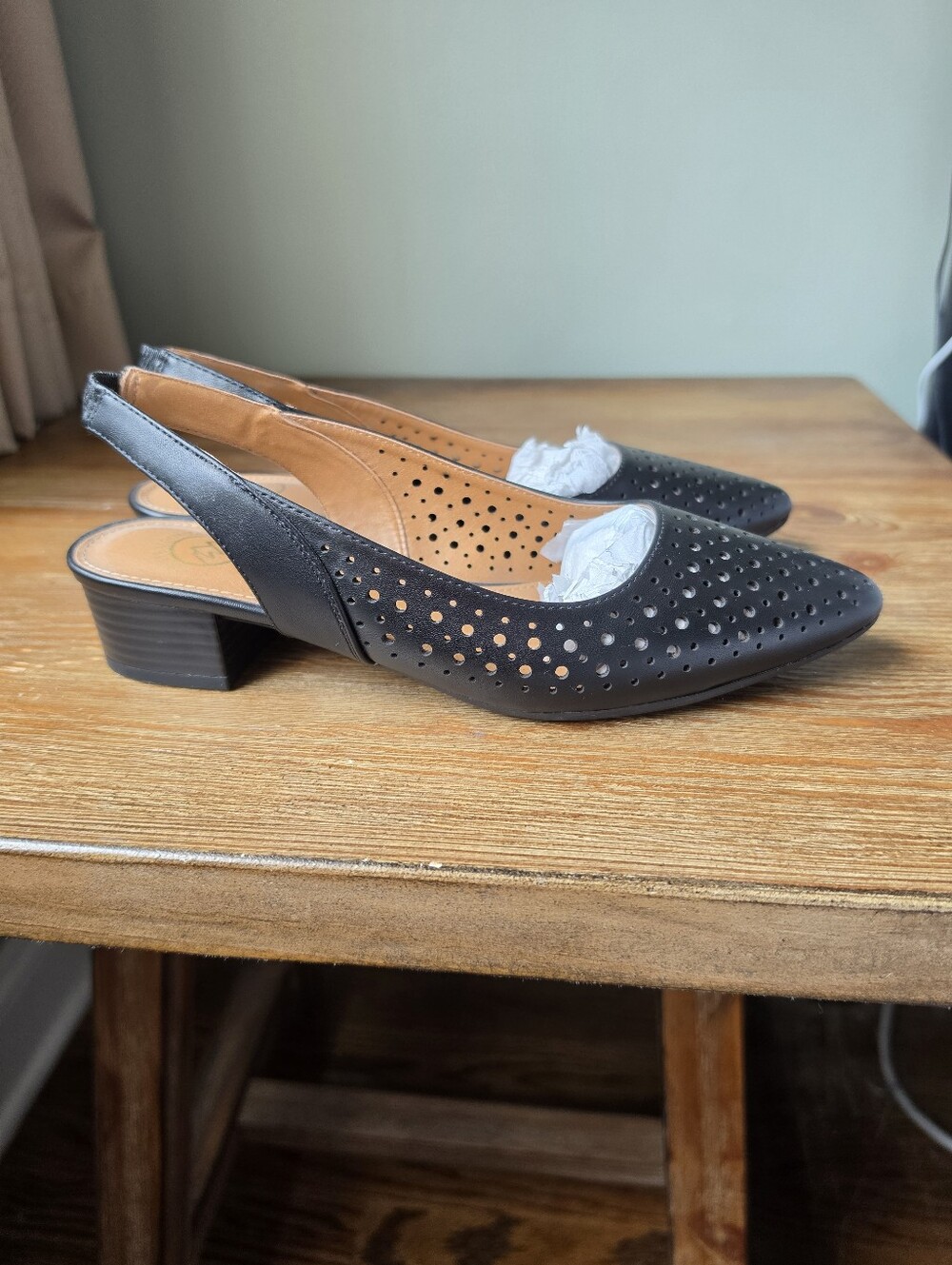 White Mountain 8 Black Slingback Low Heels